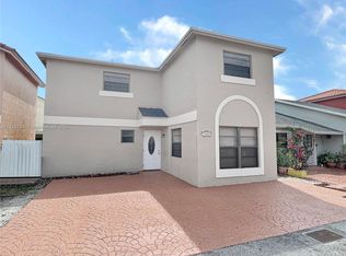 11524 SW 6th St, Sweetwater, FL 33174