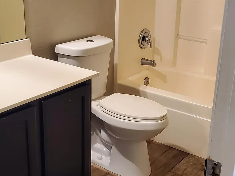 1708 E Christopher St — Photo 9