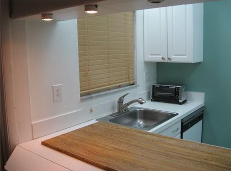 2400 NE 10th Street NE #305, photo 2