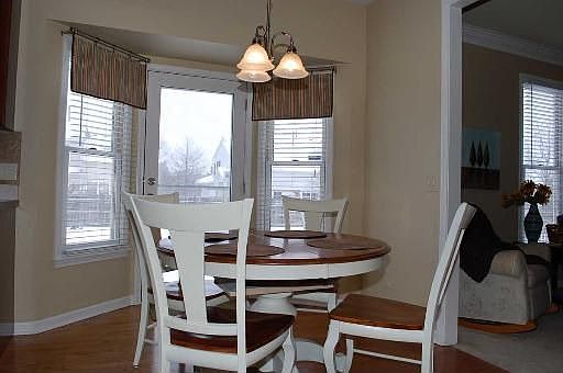 5th image of 102 N Dixon Dr