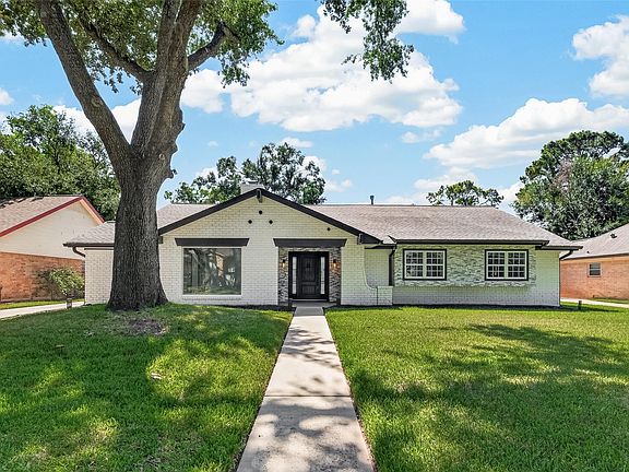 3rd image of 9519 Moorberry Ln
