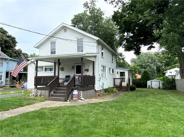 5 Park Pl, Holley, NY 14470