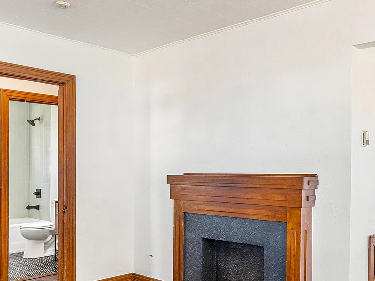 2242 W Eubanks St — Photo 17