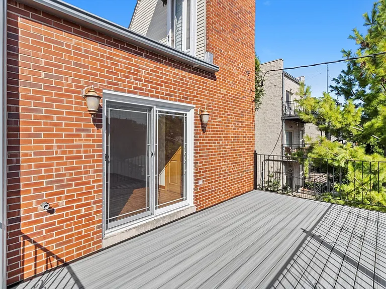 N Fairfield Ave — Photo 13