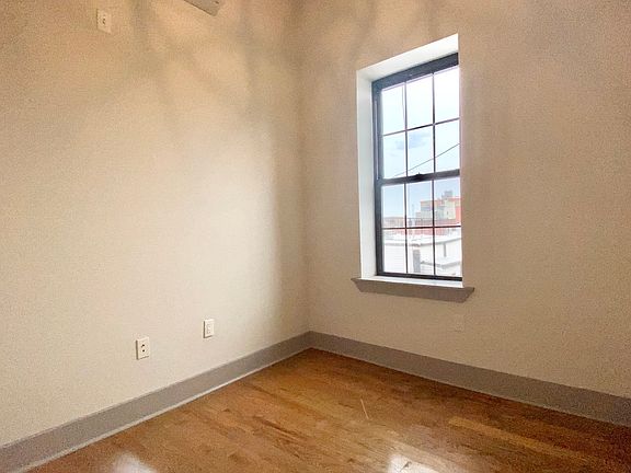 4th image of 279 Bedford Ave #17O
