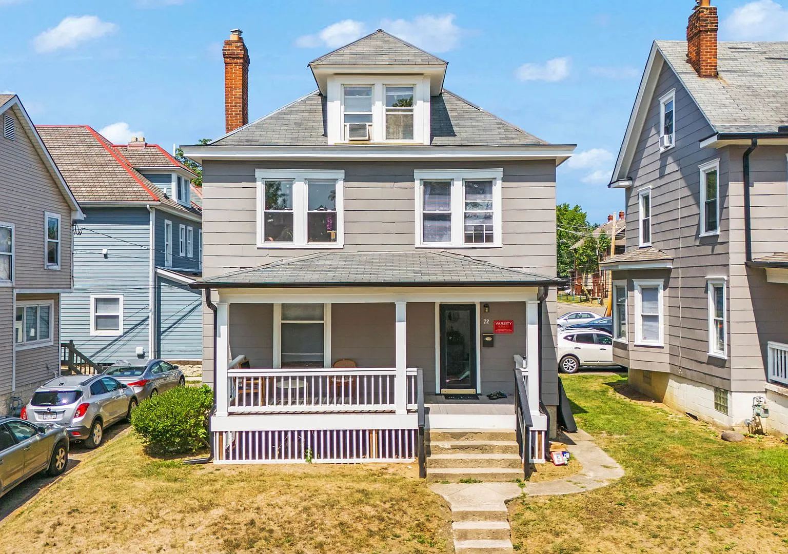 Ultimate 6-Bedroom House with Amazing Front Porch! — Photo 2