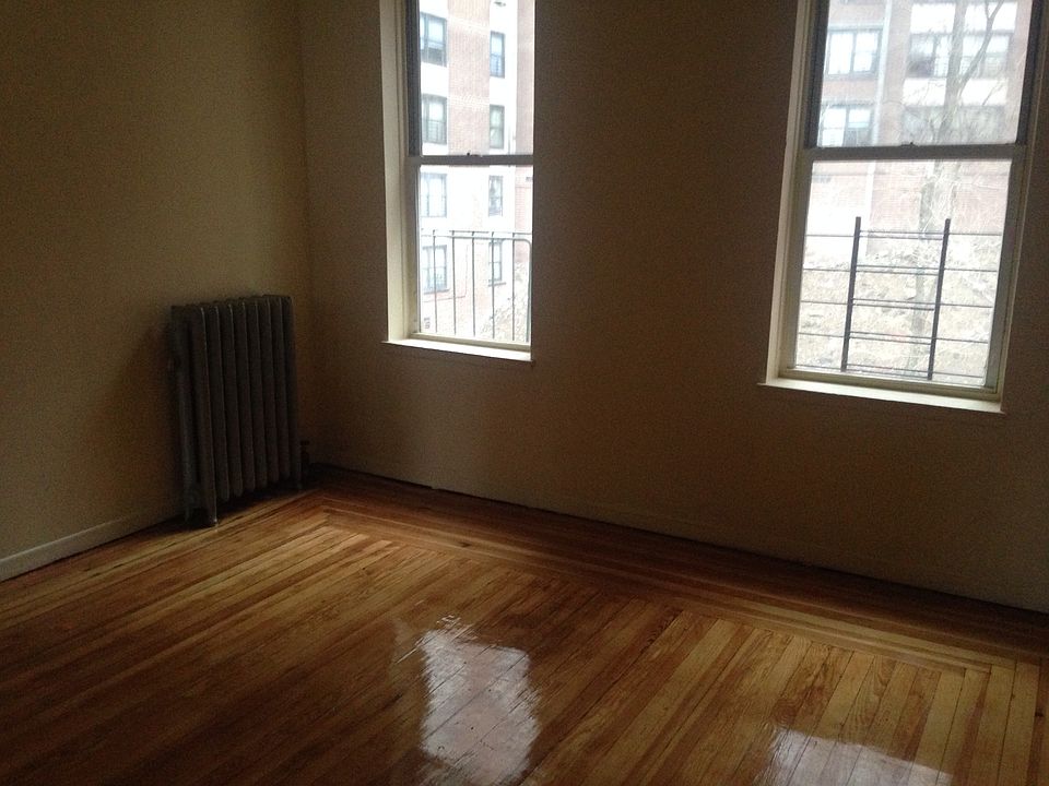 2nd image of 2950 Grand Concourse