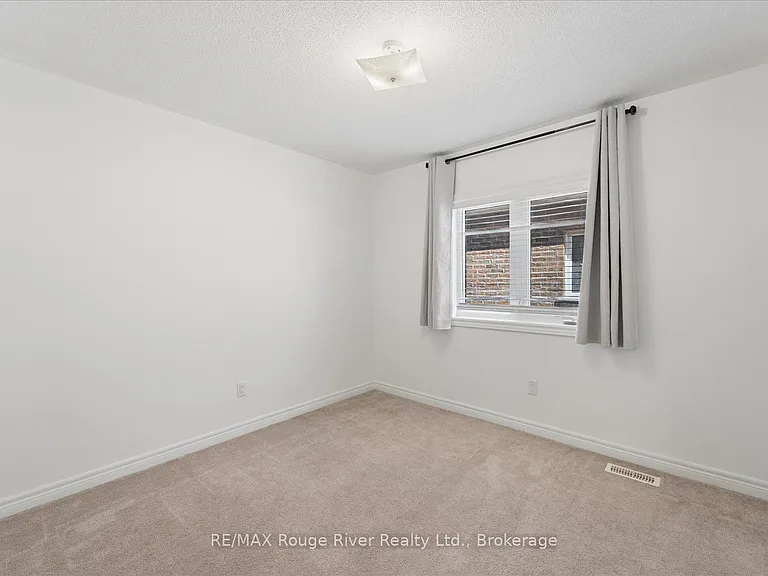 12 Bill Hutchinson Cres — Photo 43