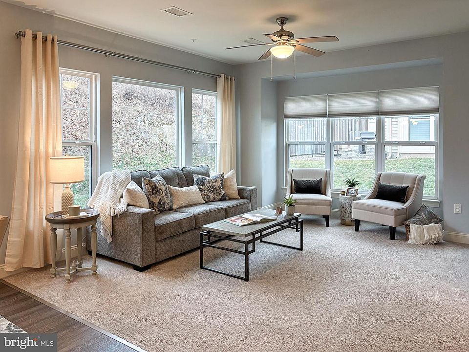 1st image of 44 Wexford Ct