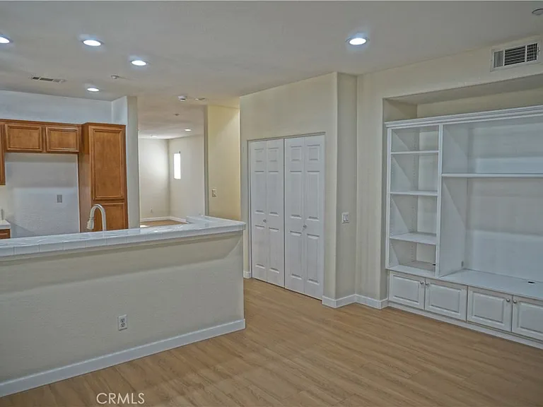 1372 McFadden Dr — Photo 9
