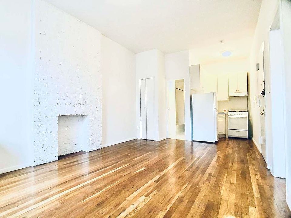 2nd image of 100 7th Ave #1FAA