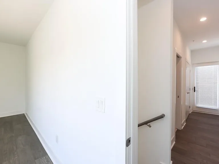 1145 Kirkwood Ave SE #14 — Photo 39
