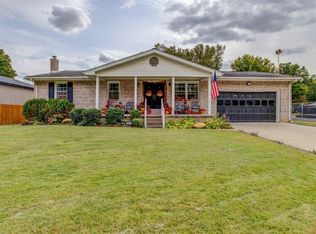 8210 Pine Creek Dr, Evansville, IN