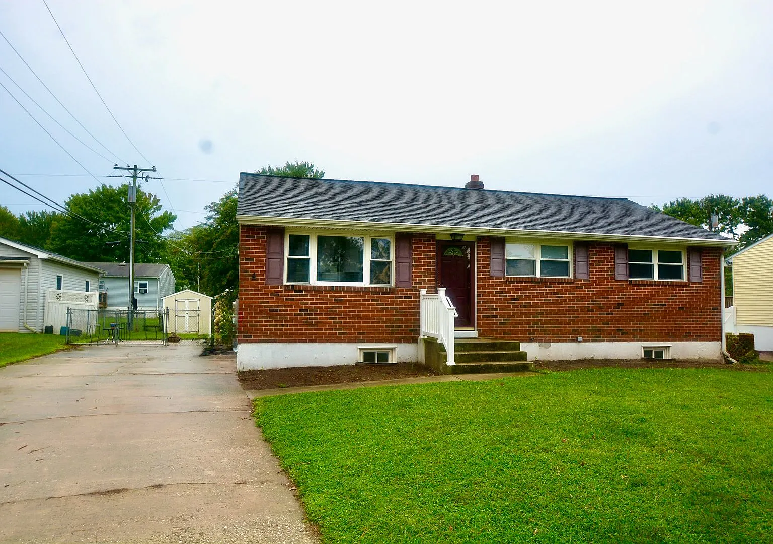 Ranch Home - 3 Bedroom Ranch Home — Photo 1