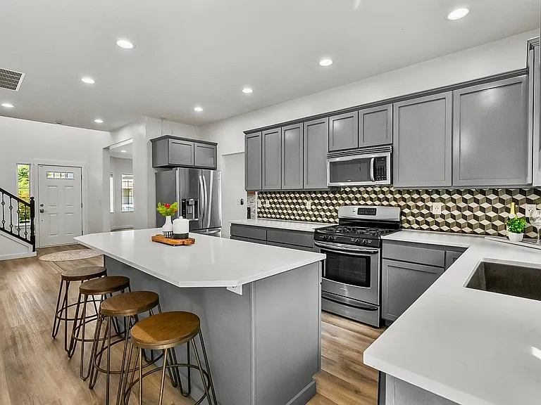 1320 Weaver Way — Photo 13