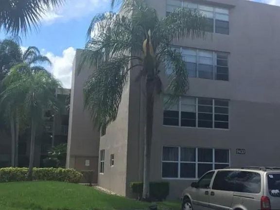 2nd image of 9430 Poinciana Pl APT 307