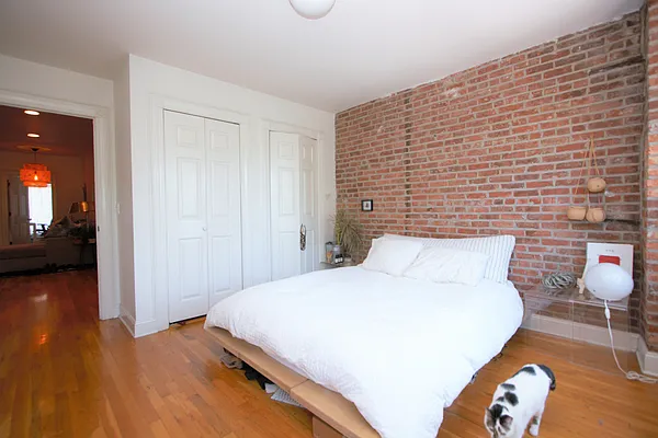 Rented by R New York | media 23