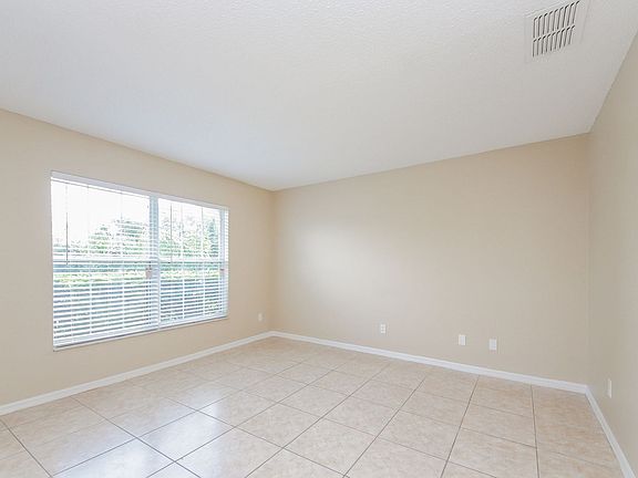 3rd image of 1911 Summit Oak Cir