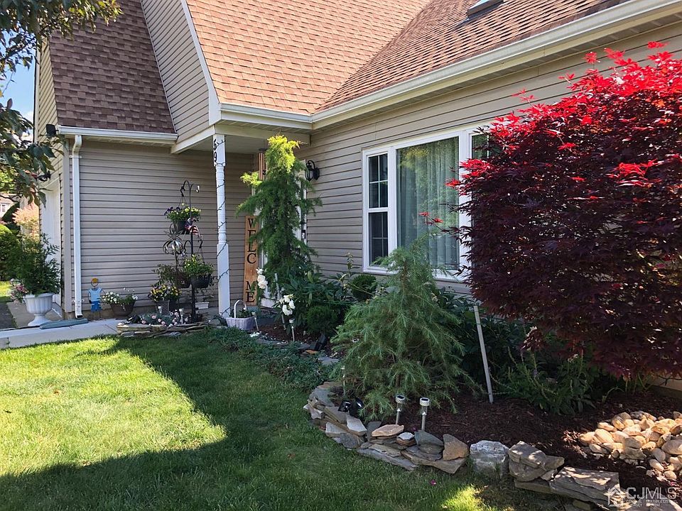 2nd image of 59 Nottingham Dr