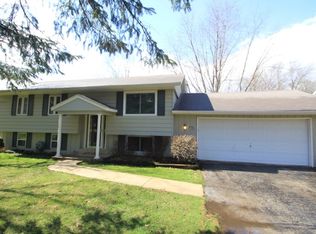 W298S10781 Shady Ln, Mukwonago, WI 53149