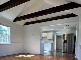 292 Great Rd