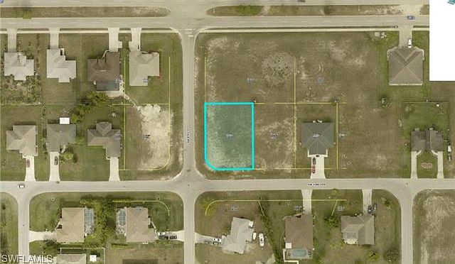 1st image of 831 SW 32nd Ter