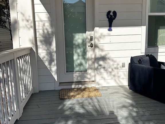 4th image of 38 Candlehouse Ln