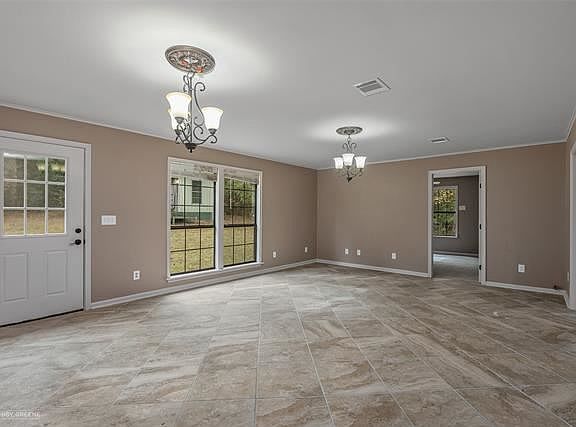 4th image of 1009 Almond Cir