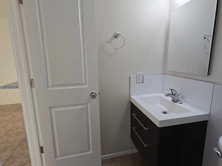 312 Vassar Dr SE — Photo 9