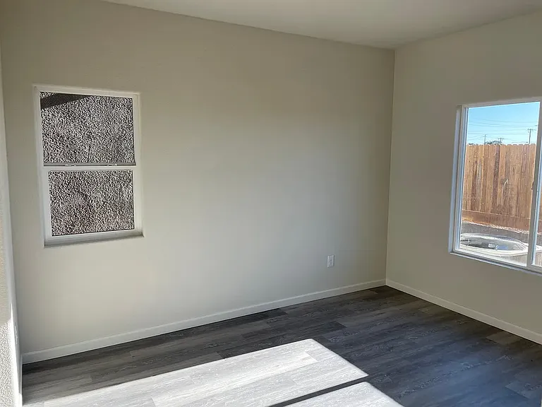661 Granada Ct — Photo 7