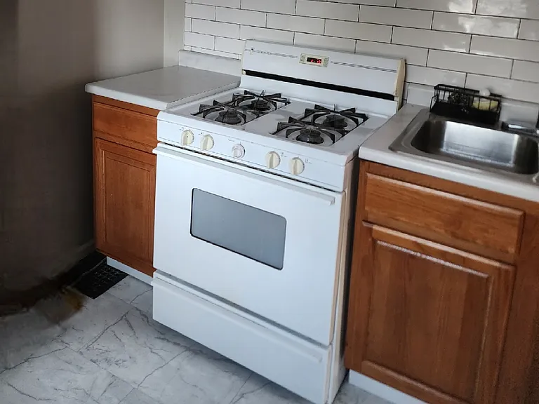 501 Christie St #2 — Photo 5