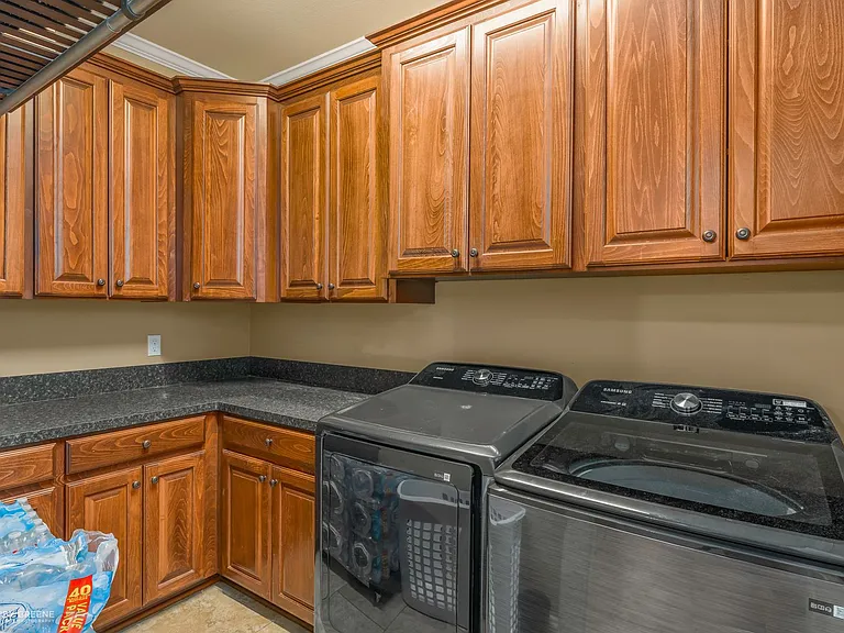 4425 Ellis Ct — Photo 25