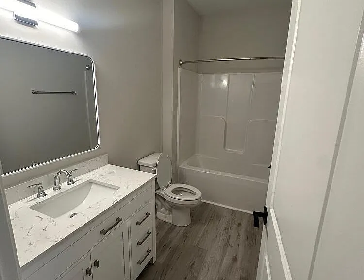 2100 N Kali Ln #B — Photo 10