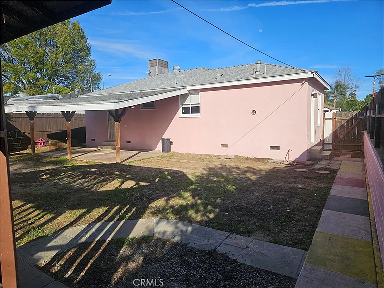 6907 White Oak Ave — Photo 43