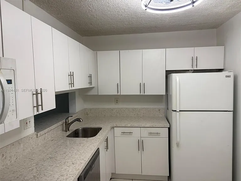 8035 SW 107th Ave #110 — Photo 5