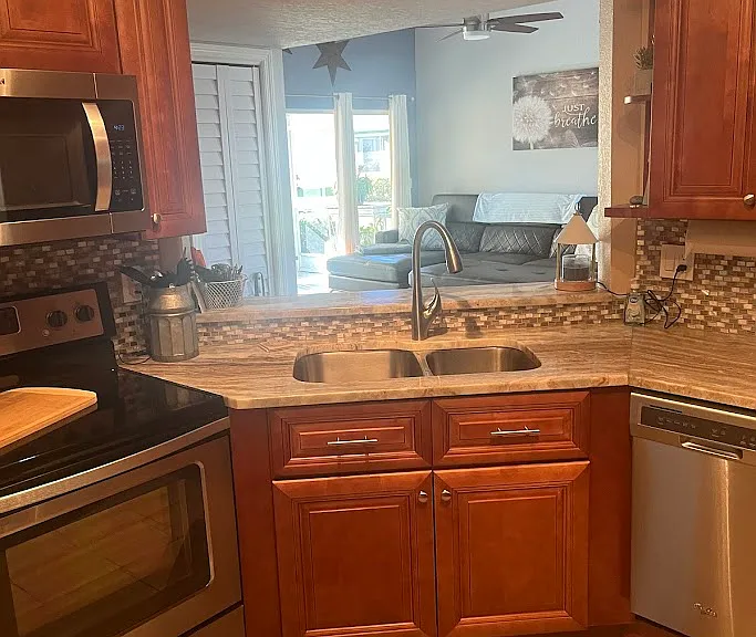 1535 Trafalgar Ln — Photo 6