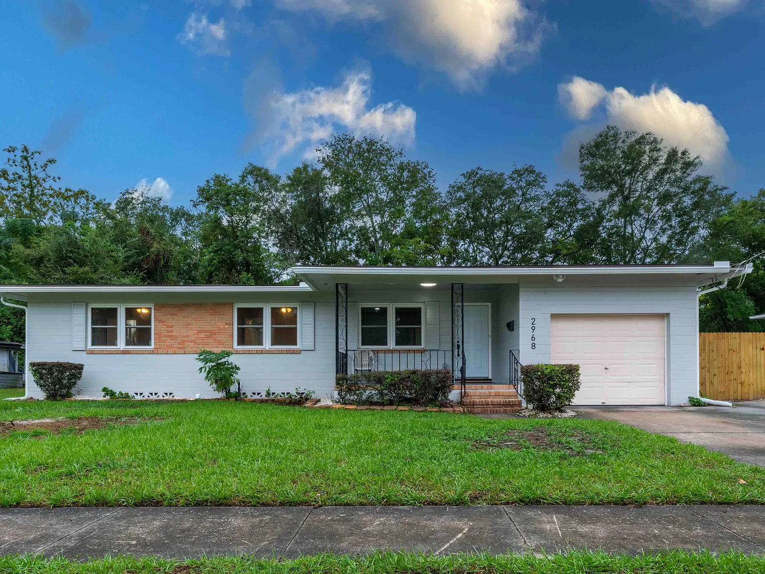 3 bed, 1442 sqft, $1,950 — Photo 2