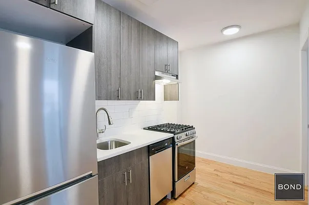 Rented by Bond New York | media 18