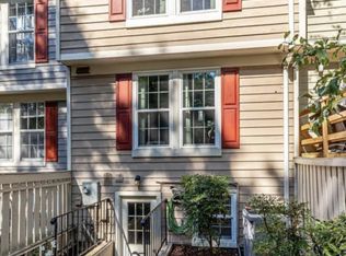 11922 Fieldthorn Ct, Reston, VA 20194