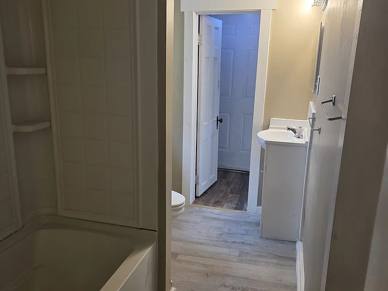 605 Grove St — Photo 13