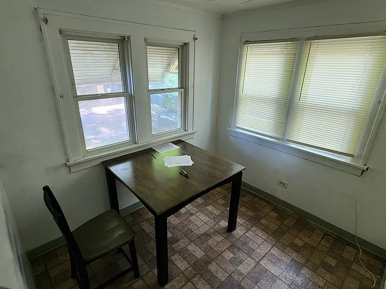 1152 Pomona Rd — Photo 5