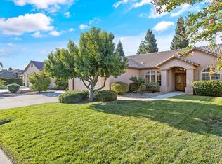 2737 W Oakridge Ave, Visalia, CA 93291