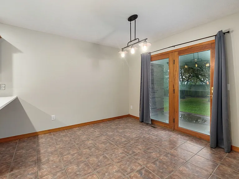 2624 W Lasalle St — Photo 6