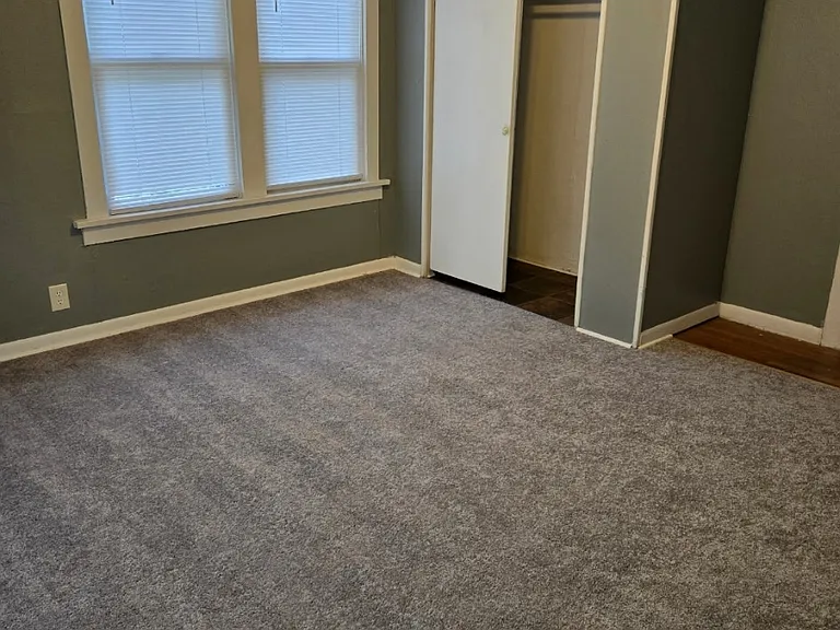 4237 SW 14th Ave — Photo 6