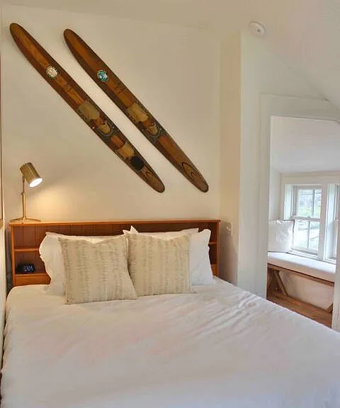 Queen size bed