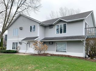 200 Foxdale Dr #12485465, Sun Prairie, WI 53590