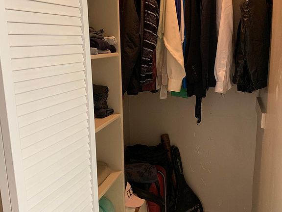 5th image of 6207 Whitsett Ave APT G