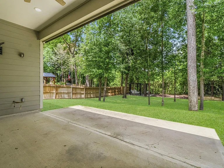 91 Wyndemere Dr — Photo 34