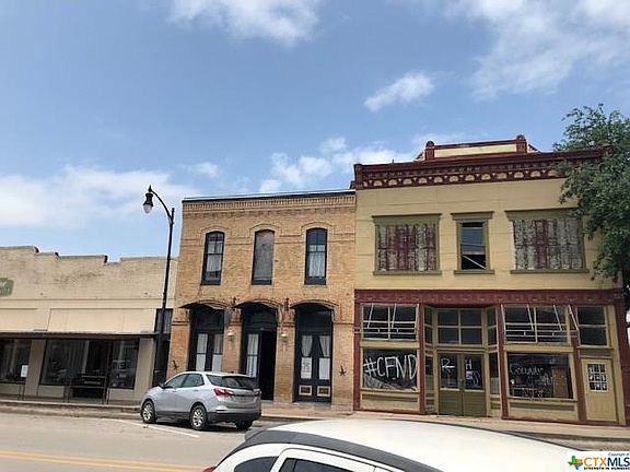 3rd image of 314 W Avenue C