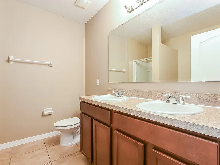 121 Daigledog St — Photo 11